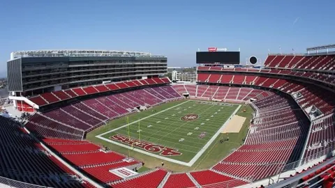 激战正酣！美职男篮东西部巅峰对决，8胜6负战绩背后，攻防盛宴即将上演！